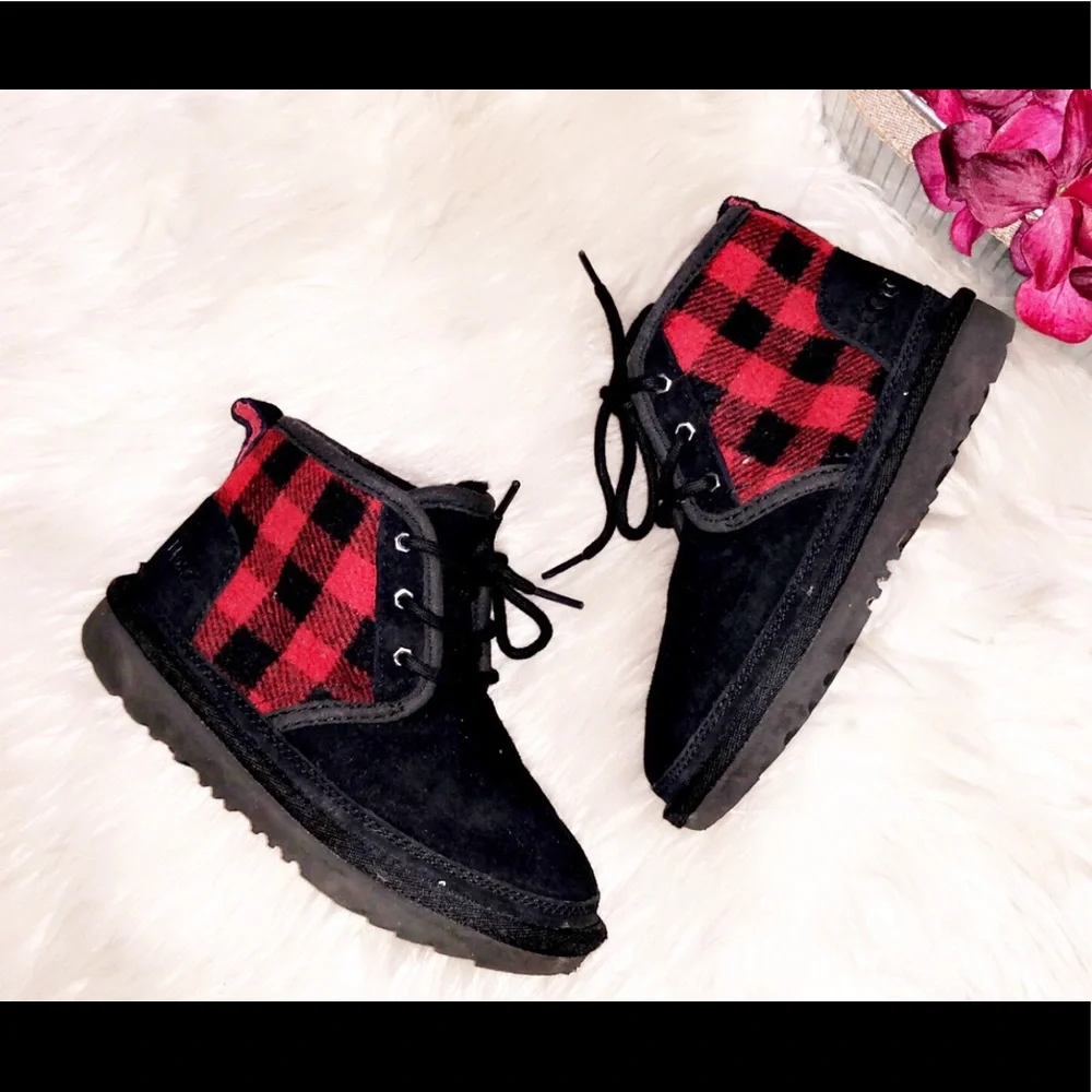 UGG Redwood Neumel II Plaid Suede Chukka Kids Boot